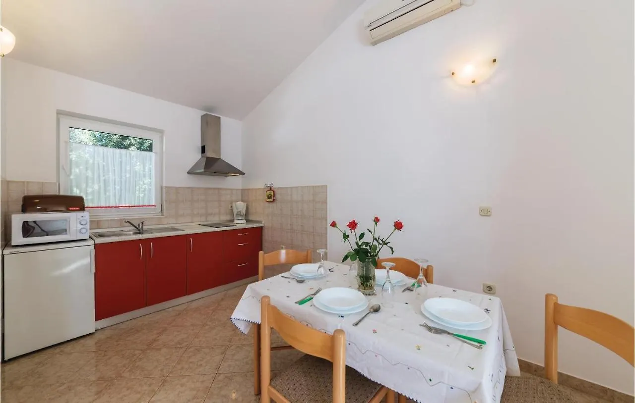 Amazing Apartment In Pula With Kitchen