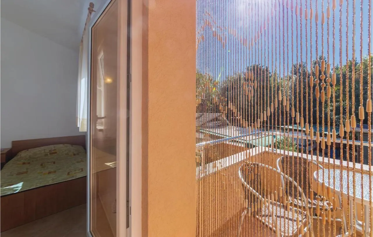 Amazing Apartment In Pula With Kitchen
